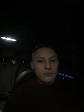 Feloh95 online show from November 2025 03:43:02 AM