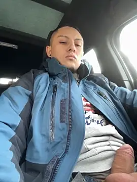 Feloh95 online show from November 2025 06:36:02 PM