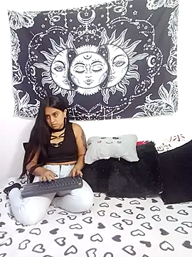 Snapshot of abby_n_emily chatting on November 2025 12:31:01 PM abby n emily online show from November 2025 12:31:01 PM