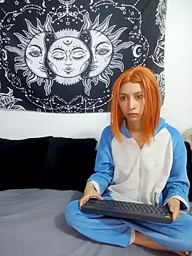 Snapshot of abby_n_emily chatting on November 2025 12:20:01 PM abby n emily online show from November 2025 12:20:01 PM