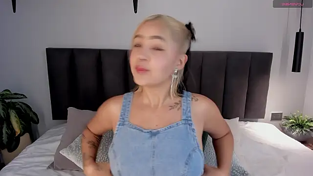 AilanaCortes online show from February 2026 12:26:01 PM