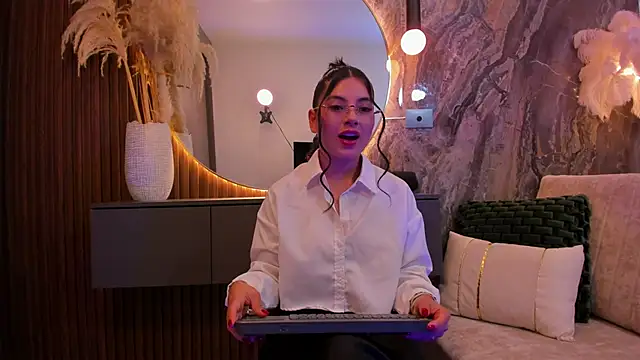 Rashel Frost  online show from June 2026 06:14:01 PM