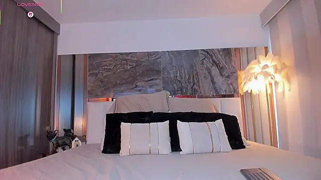 Rashel Frost  online show from November 2025 08:09:02 PM