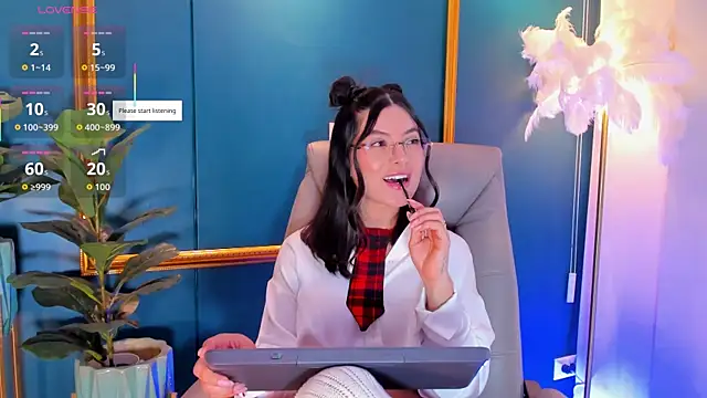 Rashel Frost  online show from April 2026 06:37:01 PM