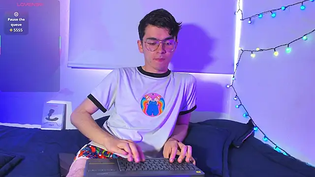 dani angel dark online show from December 2025 09:06:02 PM