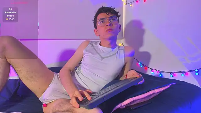 dani angel dark online show from December 2025 09:41:01 PM