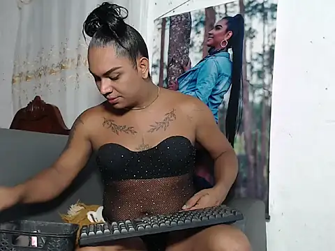 Amberbrown18 online show from November 2025 08:23:02 PM