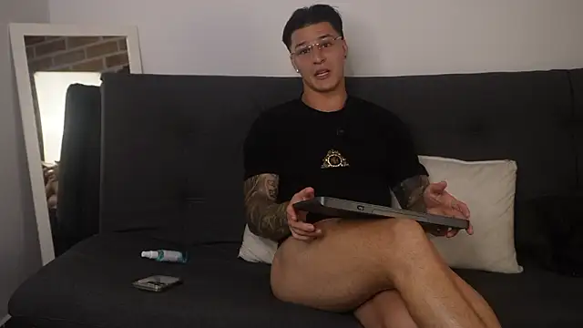 Dominick walker online show from February 2026 03:25:01 AM