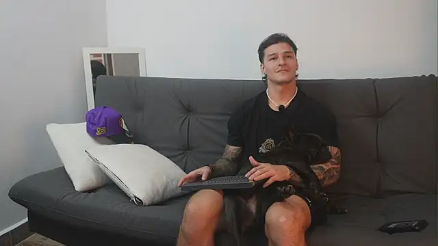 Dominick walker online show from November 2025 07:18:02 PM