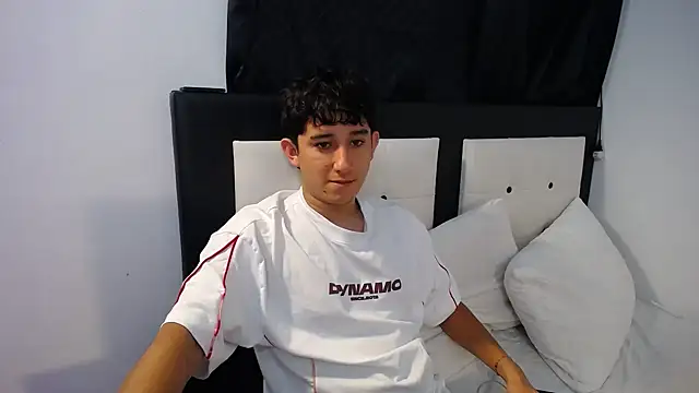 Dravith Valery online show from February 2026 04:00:02 AM