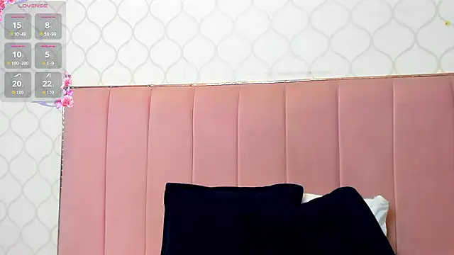 JuliethCruz  online show from March 2026 10:31:02 PM