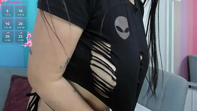 JuliethCruz  online show from March 2026 06:54:01 PM