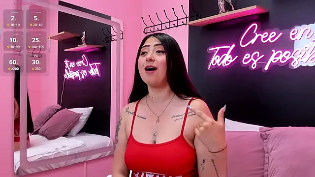 JuliethCruz  online show from November 2025 12:31:01 PM