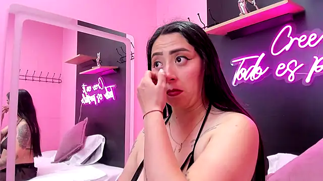 JuliethCruz  online show from November 2025 01:45:02 PM