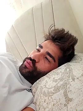 ogiday124 online show from November 2025 11:26:02 AM