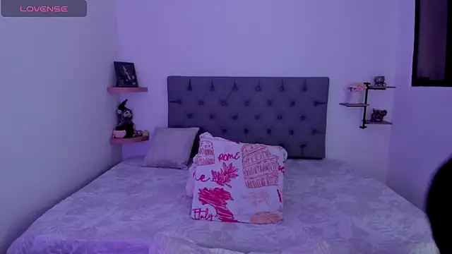 Saraarouusee online show from March 2026 03:35:02 PM