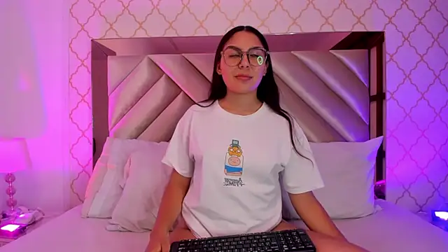 Lexy-Sweet1 online show from October 2025 03:15:02 AM