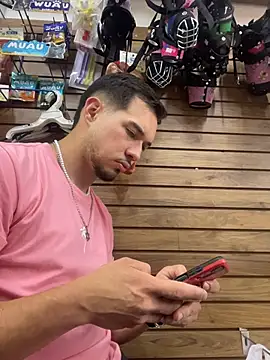 Snapshot of Leonardmoppet chatting on November 2025 10:25:02 PM Leonardmoppet online show from November 2025 10:25:02 PM