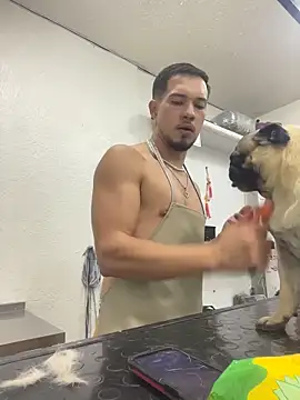 Snapshot of Leonardmoppet chatting on October 2025 09:05:02 PM Leonardmoppet online show from October 2025 09:05:02 PM