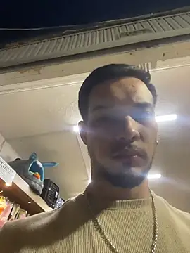 Snapshot of Leonardmoppet chatting on November 2025 11:42:01 PM Leonardmoppet online show from November 2025 11:42:01 PM