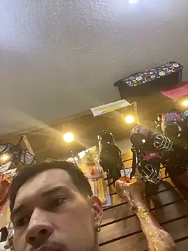 Snapshot of Leonardmoppet chatting on November 2025 10:35:02 PM Leonardmoppet online show from November 2025 10:35:02 PM