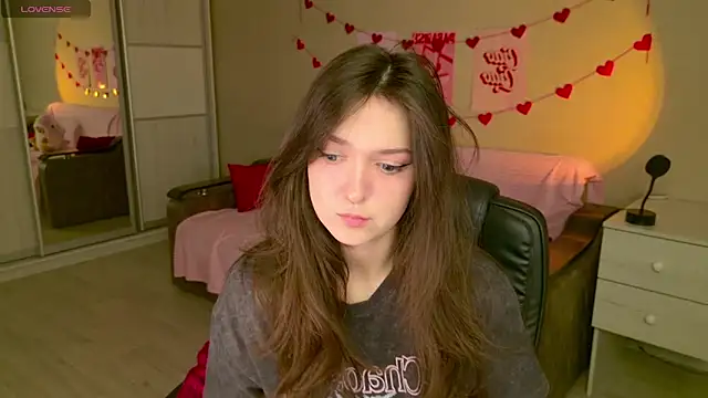 BellaSink online show from November 2025 05:40:02 AM