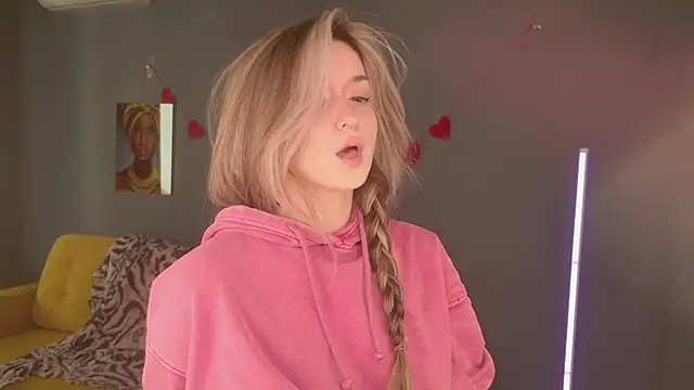 BellaSink online show from March 2026 05:32:02 AM