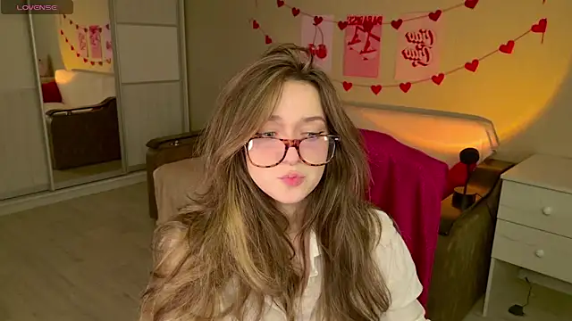 BellaSink online show from December 2025 05:50:02 AM