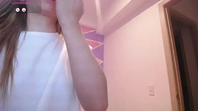 lizzysnow  1 online show from October 2025 01:05:02 AM