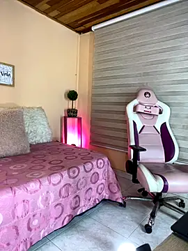 Meggie  online show from November 2025 11:15:02 PM