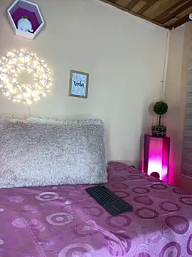 Meggie  online show from November 2025 11:41:01 PM