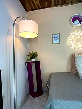 Meggie  online show from November 2025 11:09:02 PM