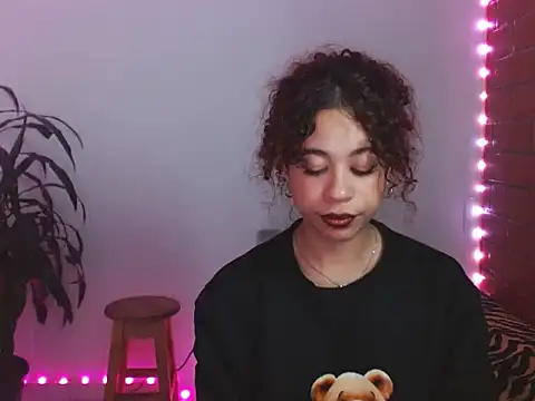 Snapshot of Medussa3033 chatting on October 2025 02:32:01 AM Medussa3033 online show from October 2025 02:32:01 AM