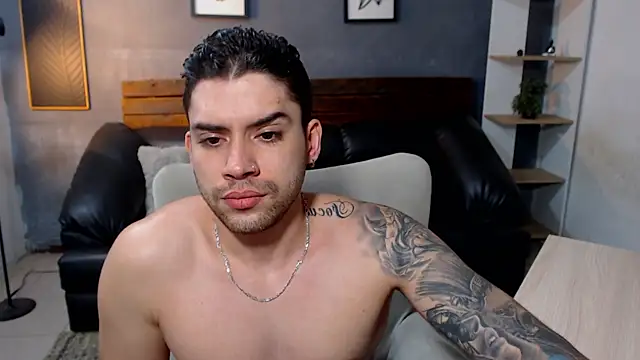 Snapshot of Mike_montoya01 chatting on May 2026 08:17:01 PM Mike montoya01 online show from May 2026 08:17:01 PM