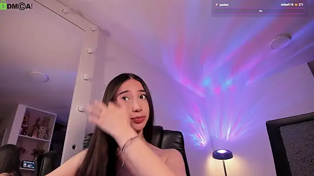 Mikeyvioleta  online show from April 2026 10:43:01 AM