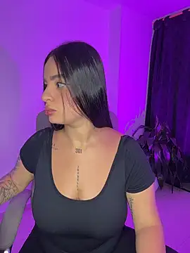 Emily Kurth23 online show from December 2025 11:04:01 PM