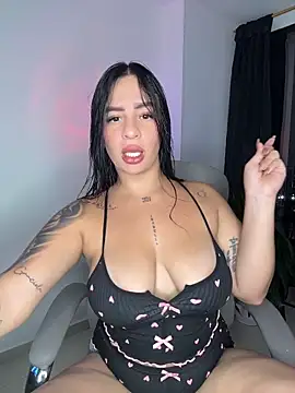 Emily Kurth23 online show from November 2025 12:20:01 AM