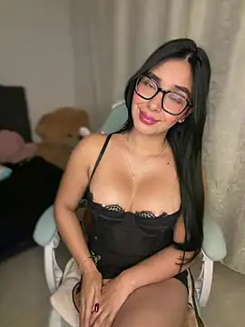 Snapshot of MiaSofia__ chatting on May 2026 05:21:02 AM MiaSofia online show from May 2026 05:21:02 AM