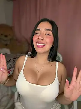 Snapshot of MiaSofia__ chatting on May 2026 05:14:01 AM MiaSofia online show from May 2026 05:14:01 AM