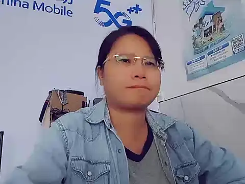 Snapshot of Rose-128 chatting on October 2025 04:11:02 AM Rose-128 online show from October 2025 04:11:02 AM