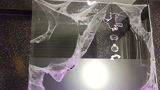 Snapshot of LisFowler chatting on October 2025 04:02:02 AM LisFowler online show from October 2025 04:02:02 AM