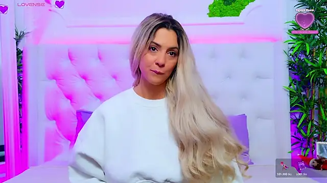 AriannaSins online show from December 2025 02:41:01 PM