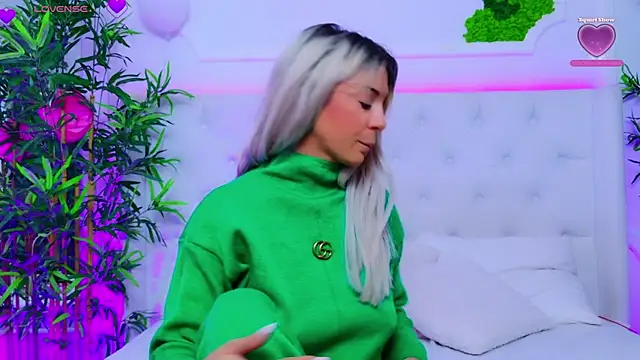 AriannaSins online show from September 2025 12:22:01 PM