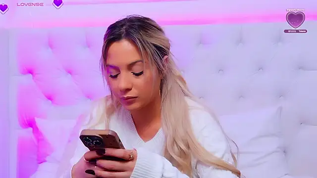 AriannaSins online show from December 2025 01:22:02 PM