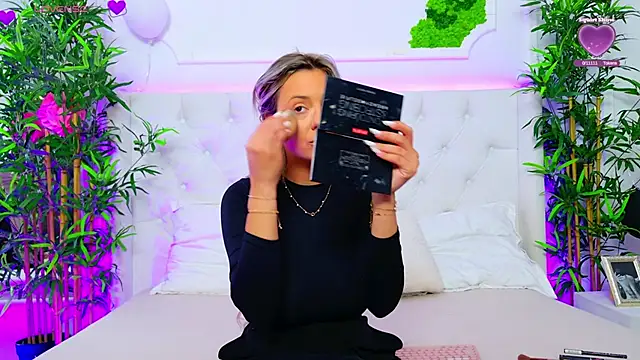 AriannaSins online show from October 2025 02:51:01 PM