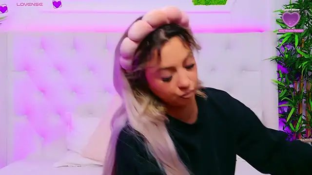 AriannaSins online show from January 2026 01:39:01 PM