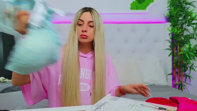 AriannaSins online show from March 2025 01:23:02 PM