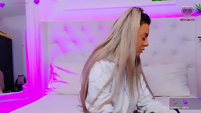 AriannaSins online show from February 2026 01:23:01 PM