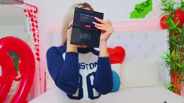 AriannaSins online show from February 2025 01:40:01 PM