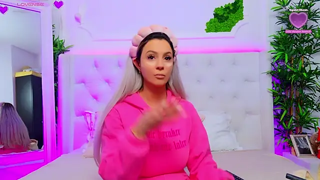 AriannaSins online show from January 2026 01:18:02 PM